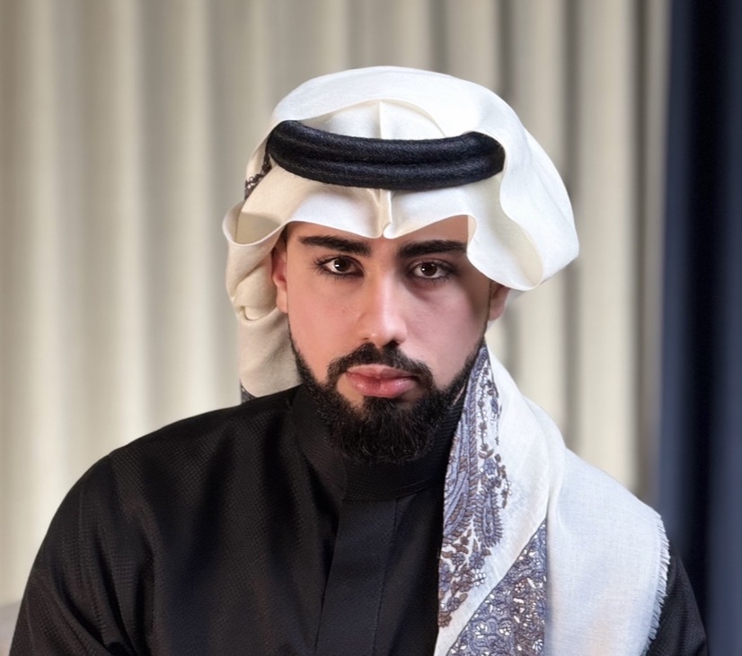 الكاتب أحمد بن ماجد